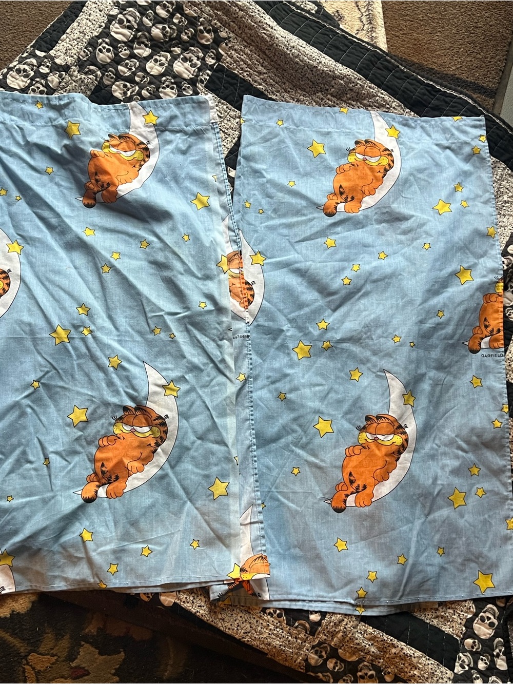 Vintage 1978 Garfield Print curtains - Light Blue with Yellow Stars